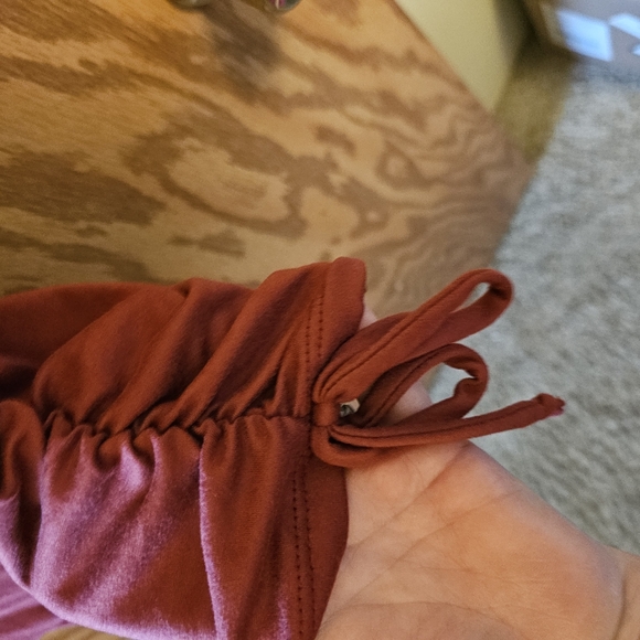 New size medium woman's summer top - Picture 6 of 6